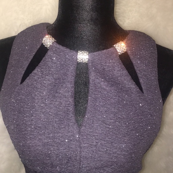 Dress - Picture 3 of 4